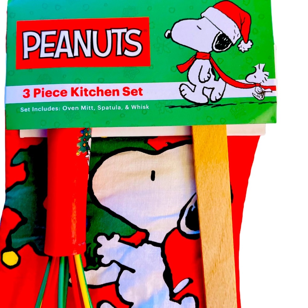 NWT Peanuts snoopy 3Pc  kitchen set